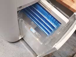 除湿機のタンクの中