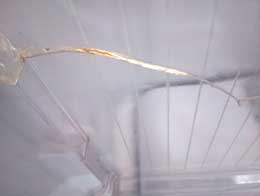 冷蔵庫のトレーの割れ